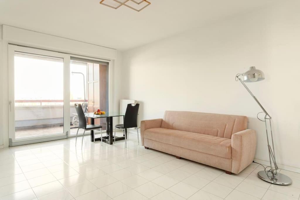 Hotel Attico Incantevole - Forum Assago & Humanitas Rozzano Zewnętrze zdjęcie